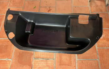 Cốp trước BYD M6